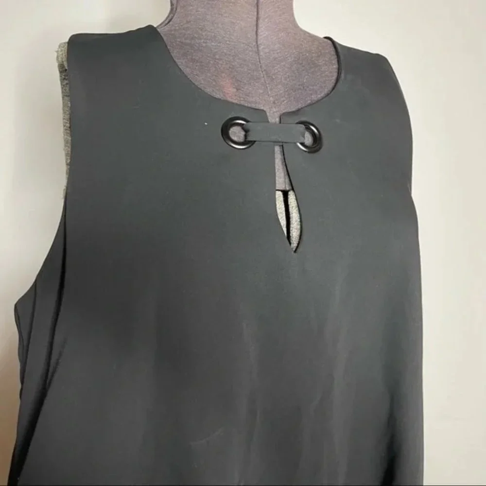 Black Sleeveless Dress with Keyhole Front Detail Size 16 - Picture 2 of 6